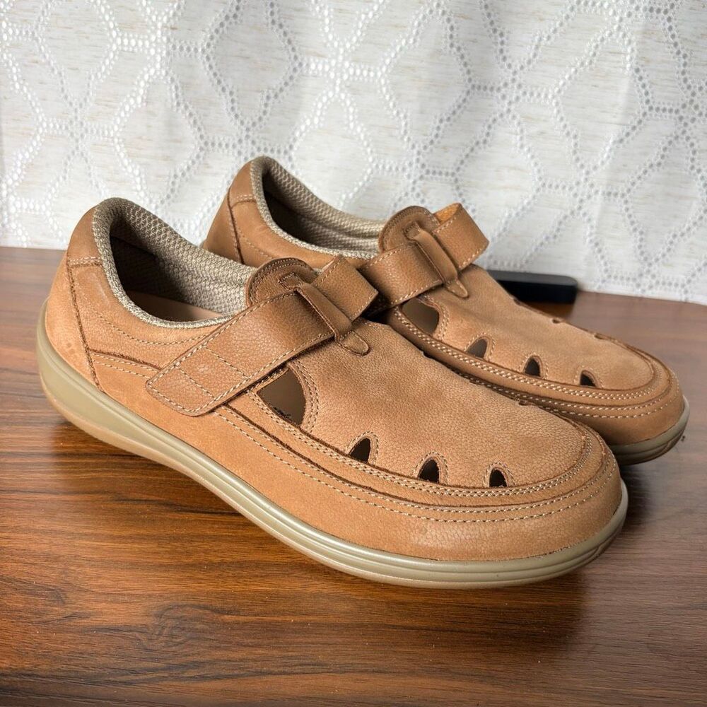 Ortho Feet Women 10 Tan Leather Flat Shoes Mountain Chic Hippie Boho Casual FLAW